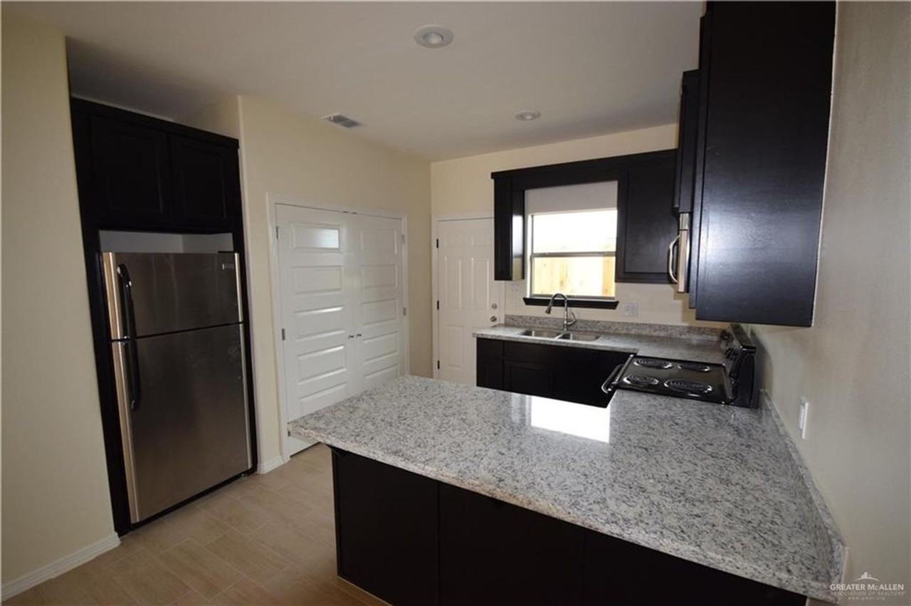 1217 Upas Dr - Photo 3 of 7