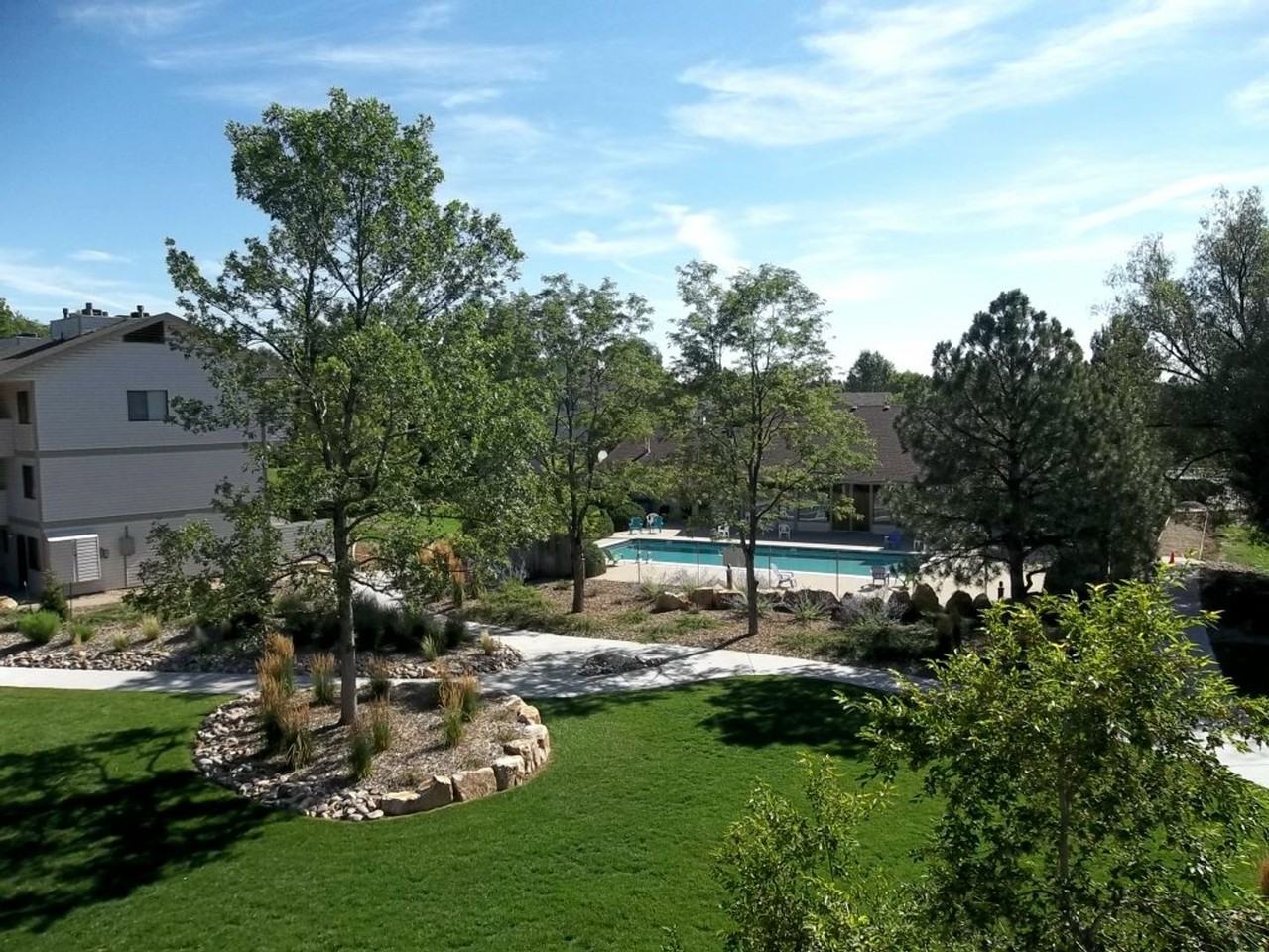 1705 Heatheridge Rd - Photo 3 of 7
