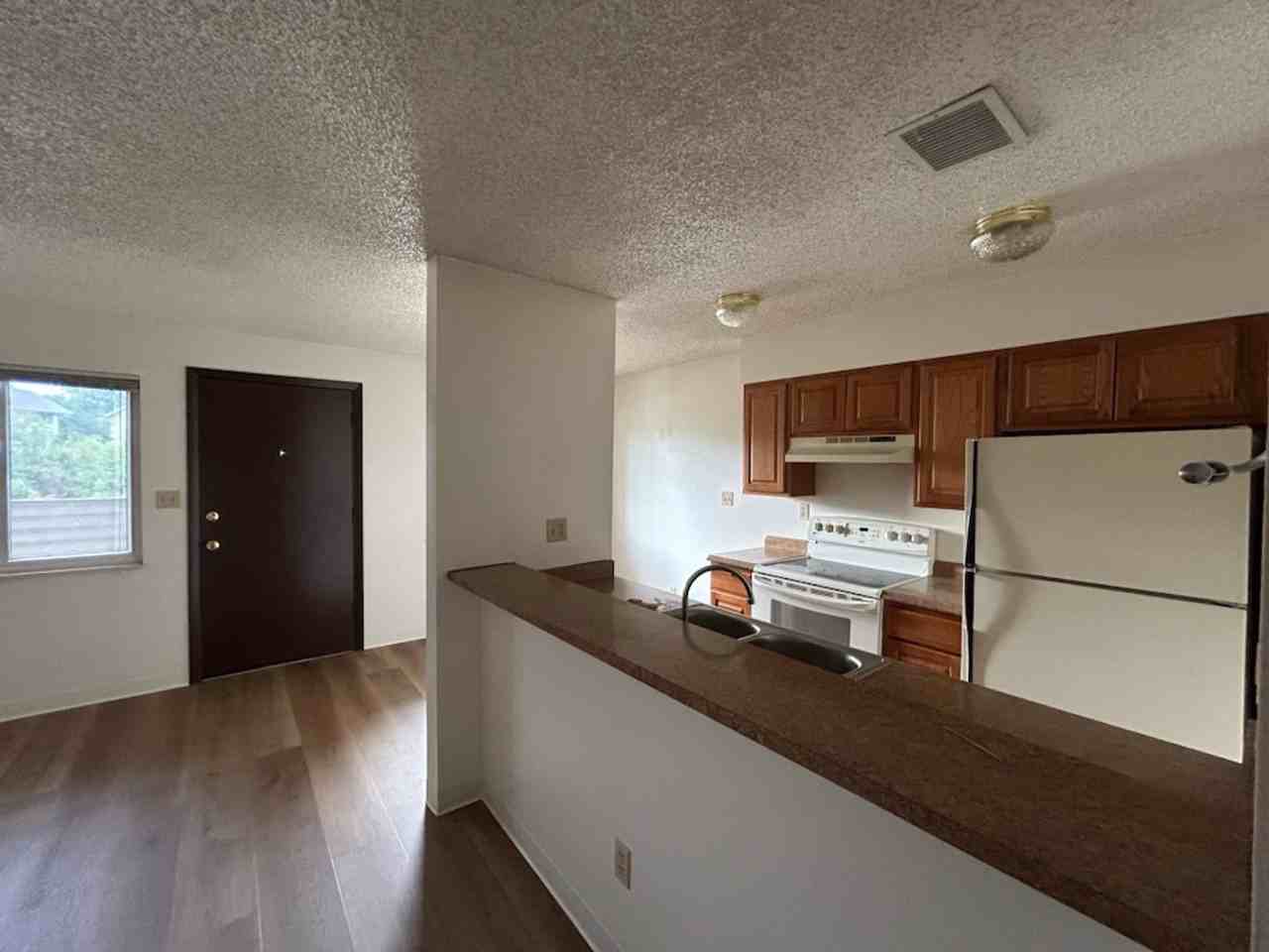 1705 Heatheridge Rd - Photo 4 of 7