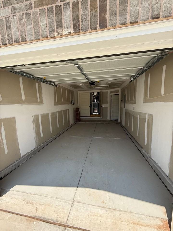 514 E 24th St - Photo 2 of 16