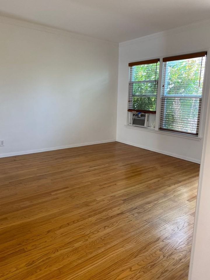 2406 Grandview Ave - Photo 3 of 14