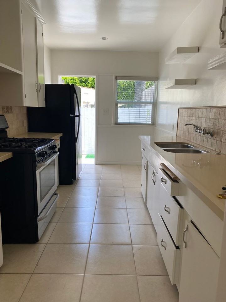 2406 Grandview Ave - Photo 5 of 14