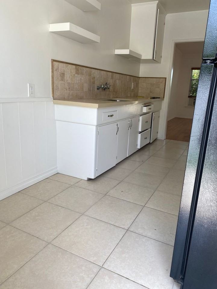 2406 Grandview Ave - Photo 7 of 14