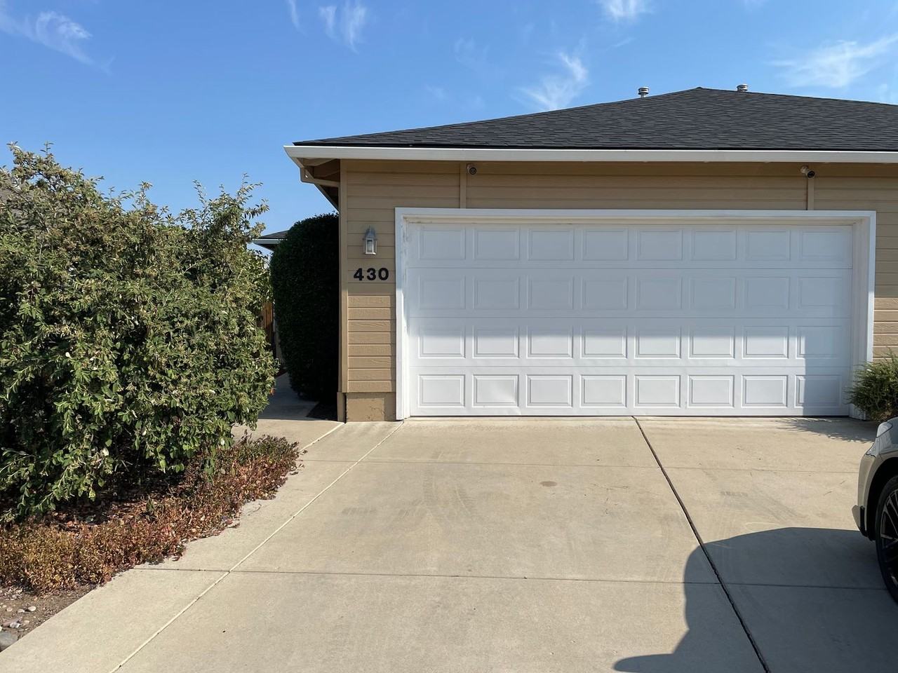 430 Crystal Dr - Photo 2 of 22