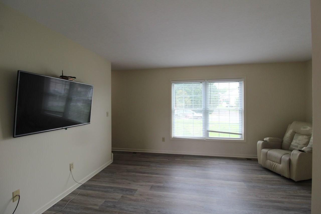 1311 Stonechris Dr - Photo 6 of 23