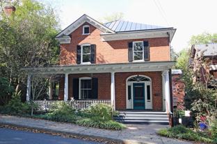 423 2nd St Ne #A - Photo 1 of 1