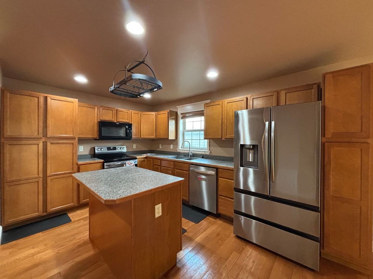 1120 Idaho St - Photo 3 of 16
