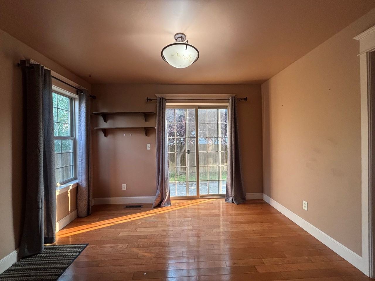 1120 Idaho St - Photo 4 of 16