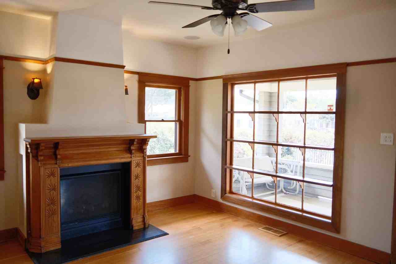 6433 Crescent St - Photo 7 of 35