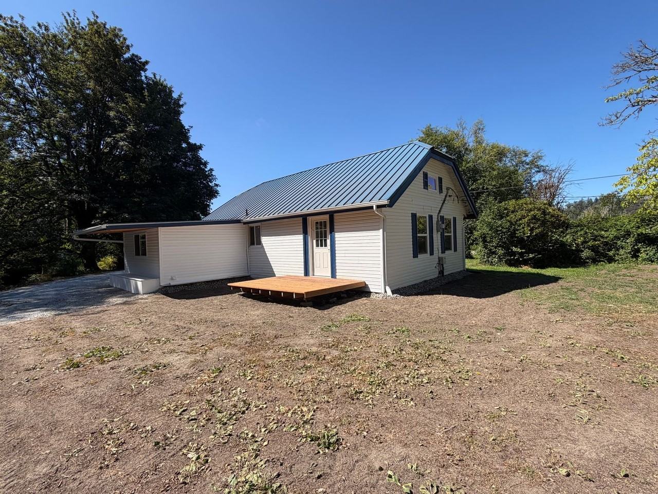 20756 Prairie Rd - Photo 2 of 26