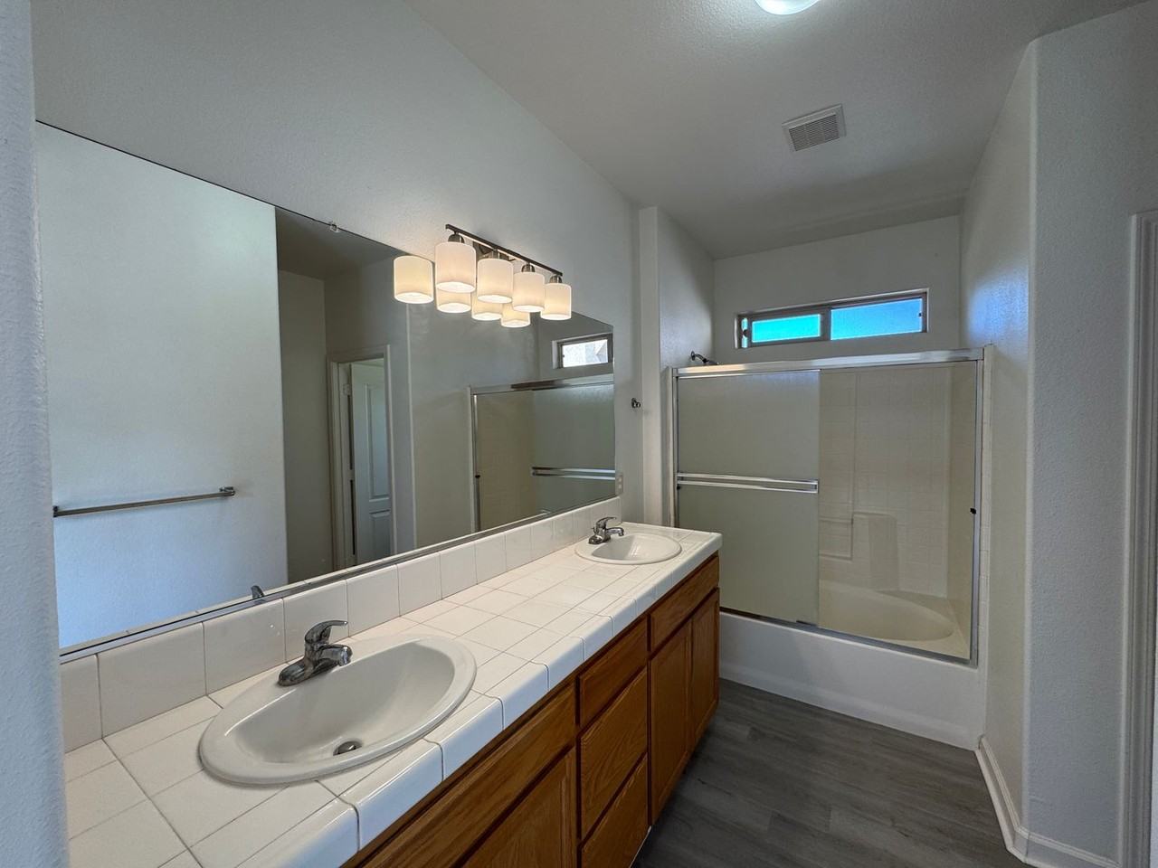 528 Burgundy St - Photo 6 of 13