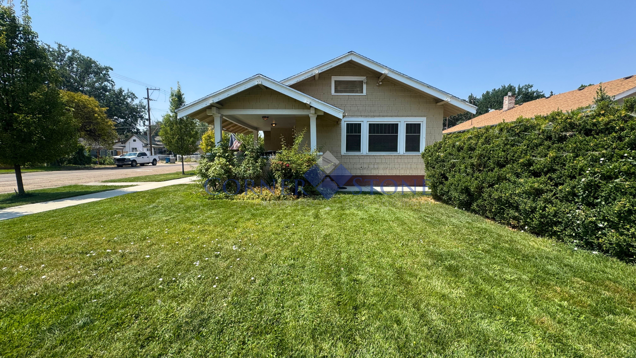 1624 3rd St S - Photo 2 of 28