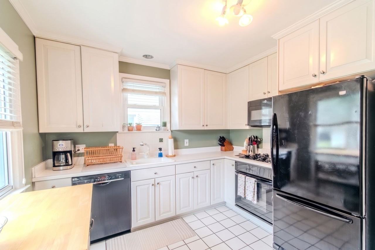727 Forest Ave - Photo 5 of 15