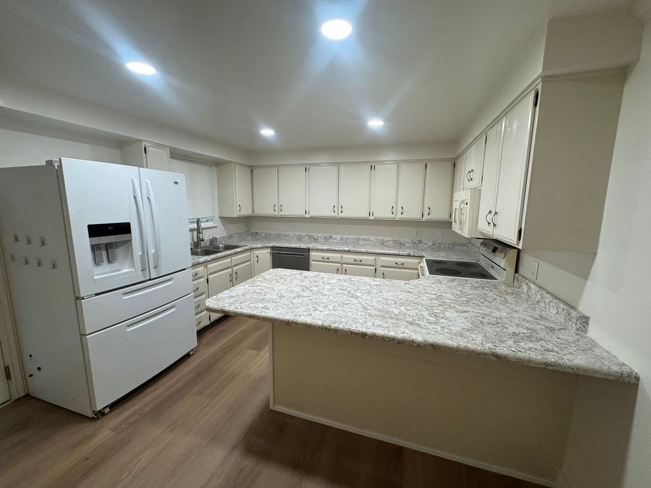 754 W 4000 N - Photo 2 of 19