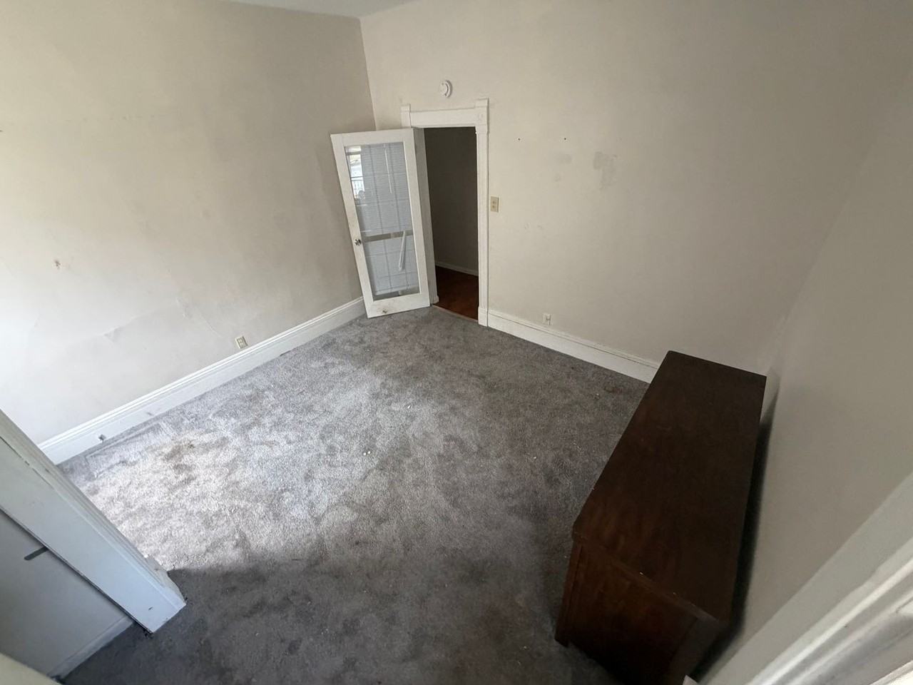 708 E Black Ave - Photo 3 of 7