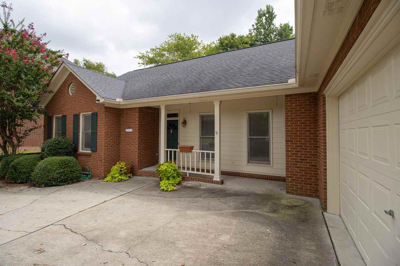 2220 Montclair Dr - Photo 3 of 44