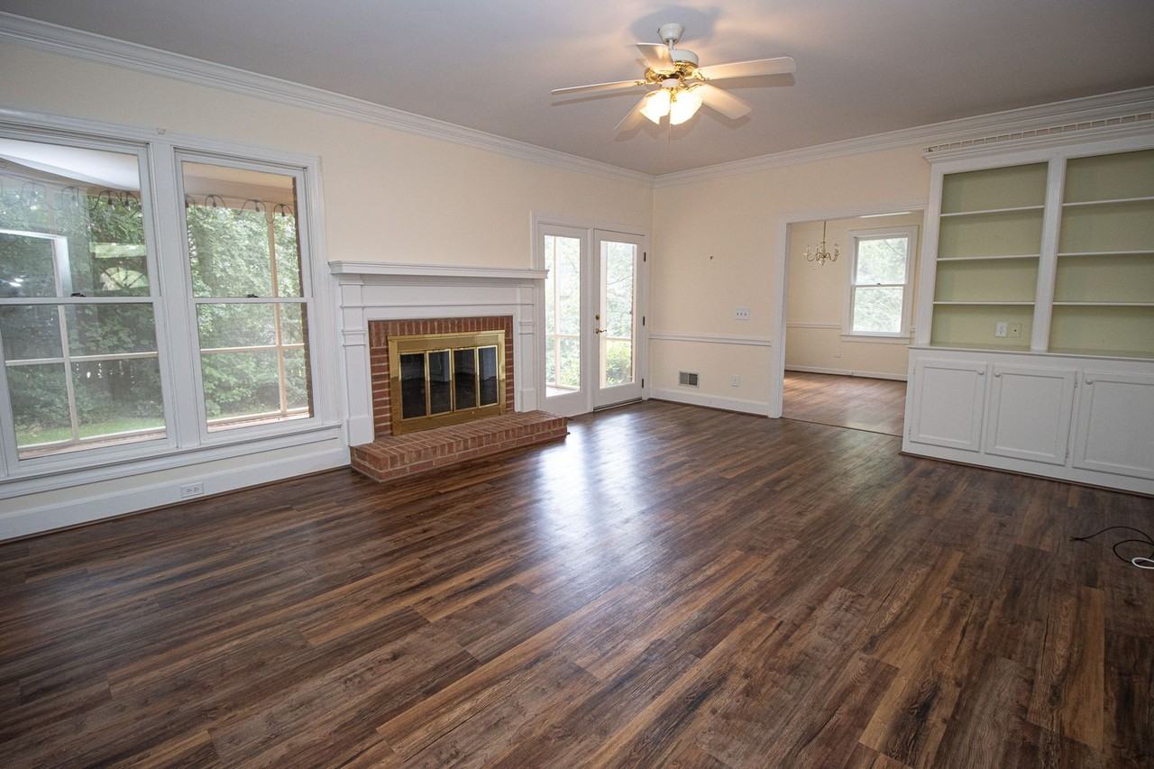 2220 Montclair Dr - Photo 6 of 44