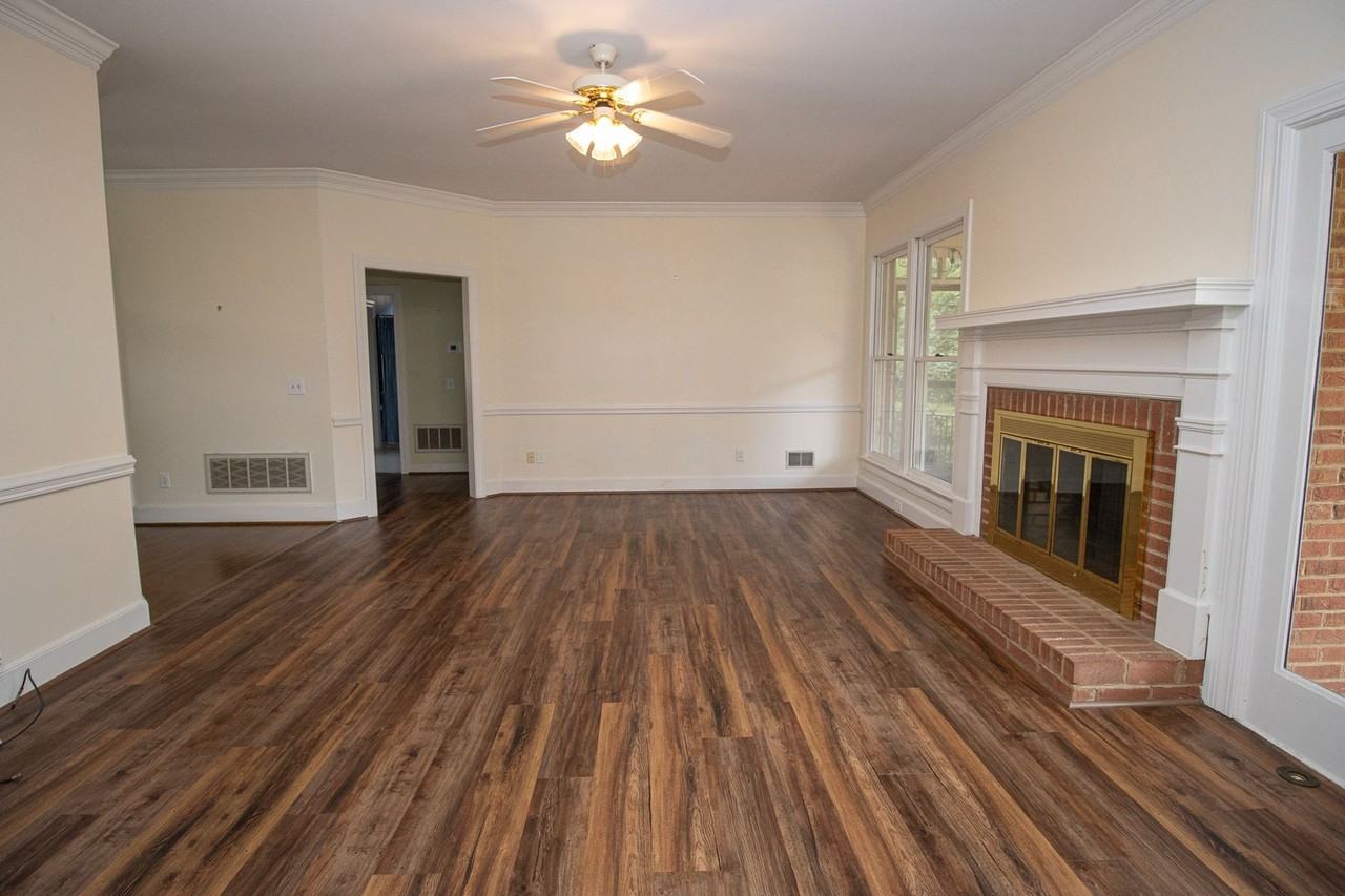 2220 Montclair Dr - Photo 7 of 44