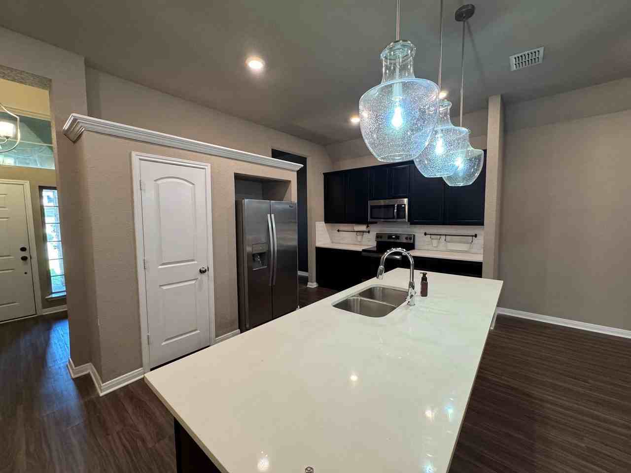3012 Samson Dr - Photo 2 of 16