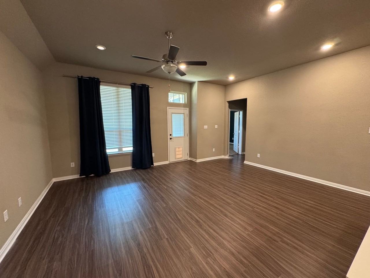3012 Samson Dr - Photo 5 of 16