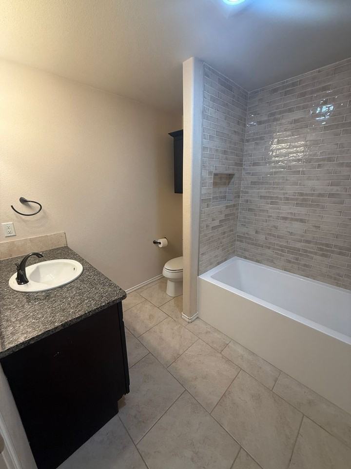 7015 34th Pl - Photo 4 of 13
