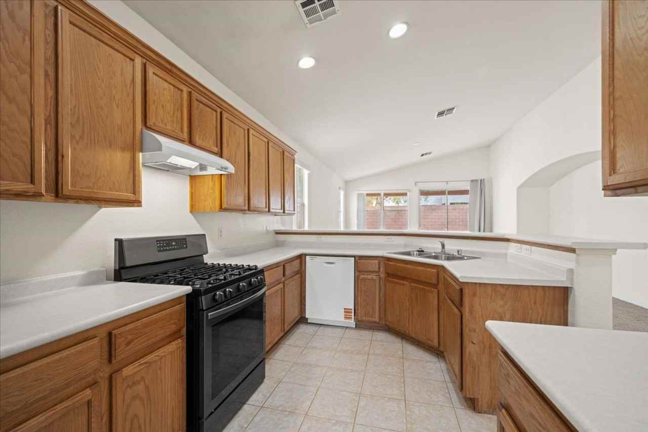 9618 Rolling Thunder Ave - Photo 5 of 21