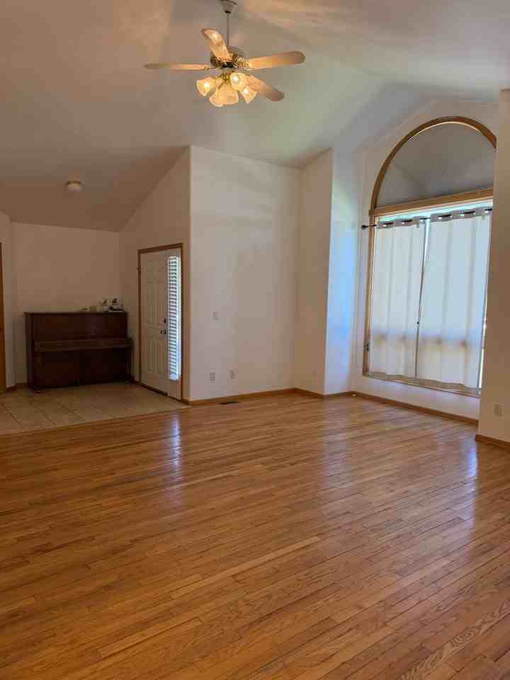 460 Palmetto Dr - Photo 5 of 20