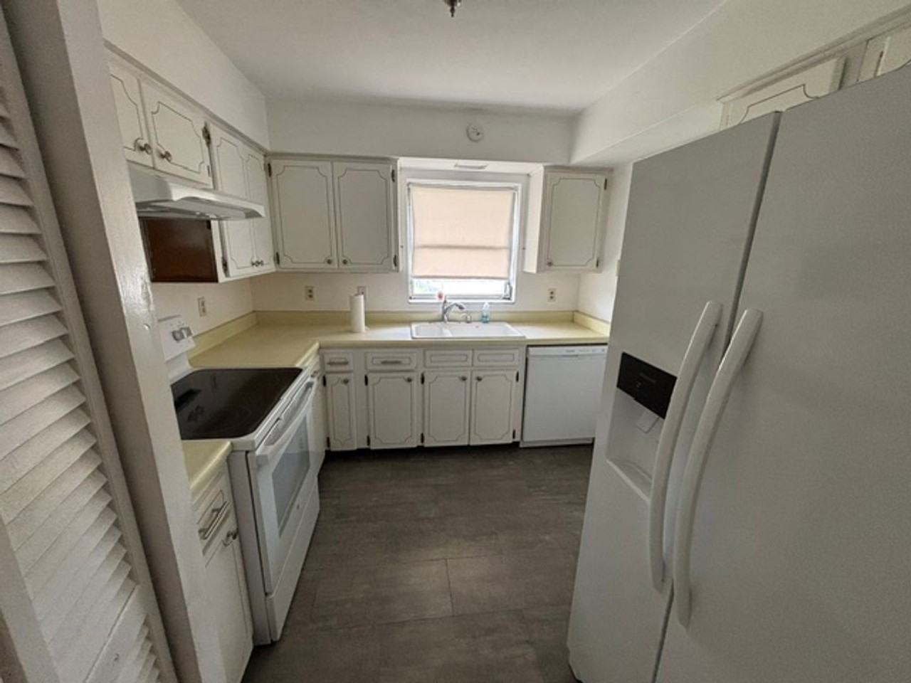 1080 Edgehill Ave - Photo 2 of 15