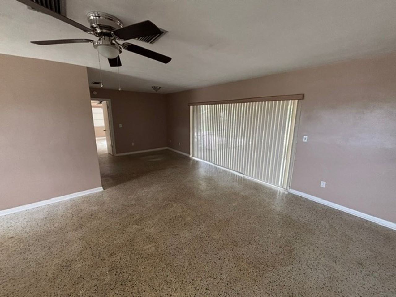 1080 Edgehill Ave - Photo 5 of 15