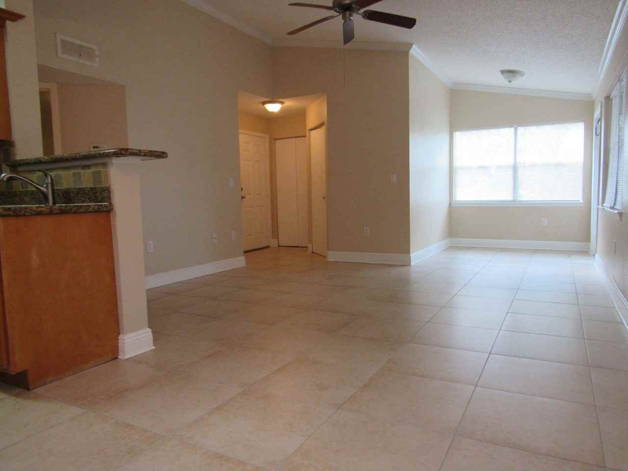 12601 Equestrian Cir - Photo 4 of 16