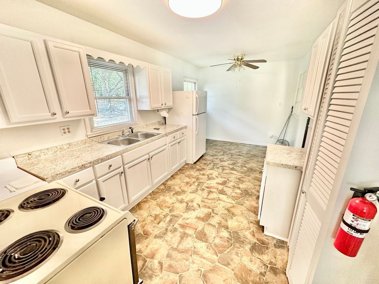 1644 Nicholson Ave - Photo 4 of 16