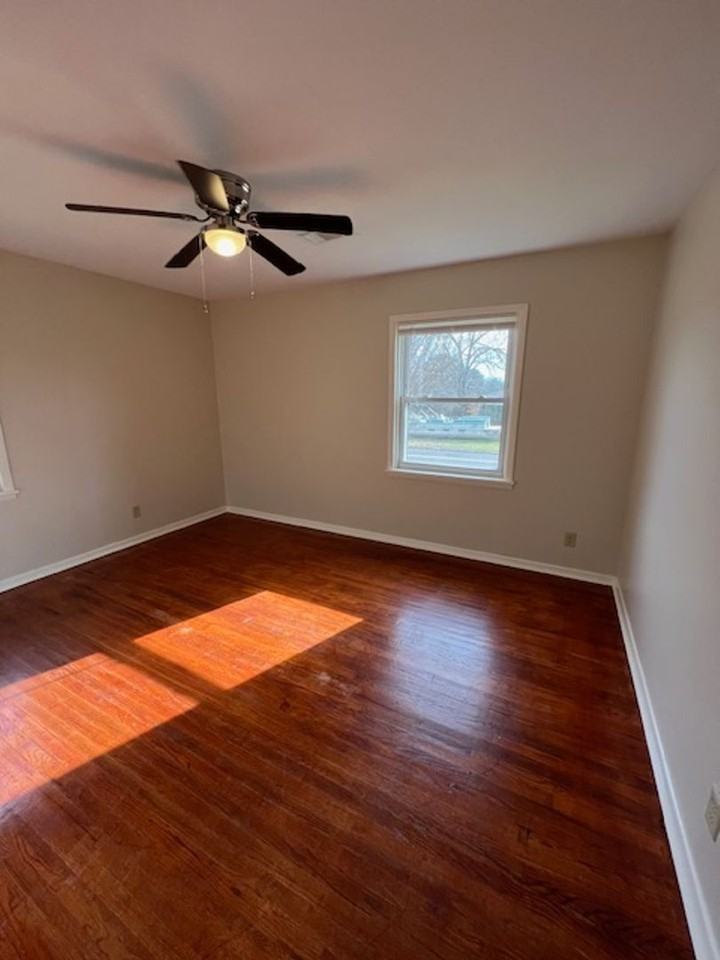 810 Woodlawn Ave - Photo 5 of 20