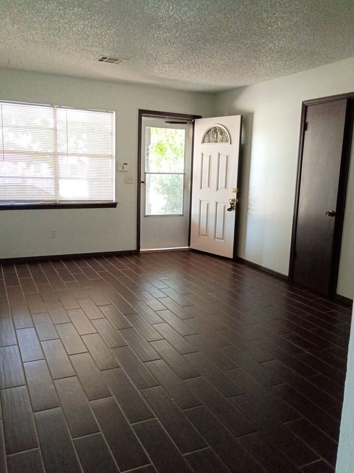306 W Michael Dr - Photo 3 of 17