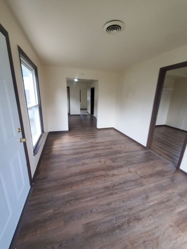 4407 N 62nd St - Photo 2 of 13