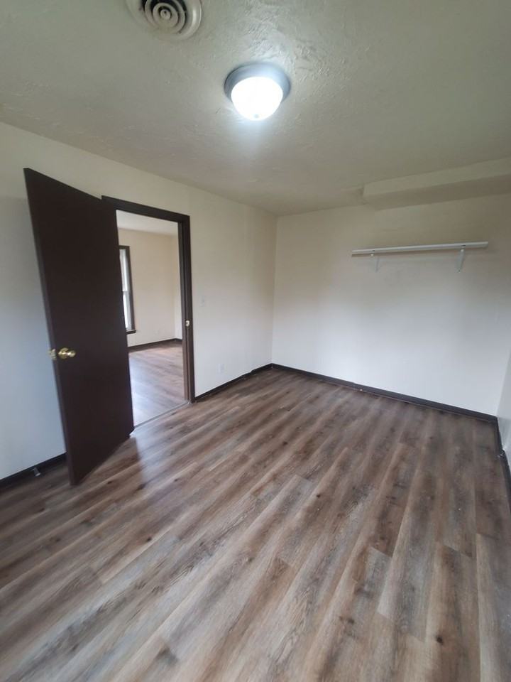 4407 N 62nd St - Photo 3 of 13