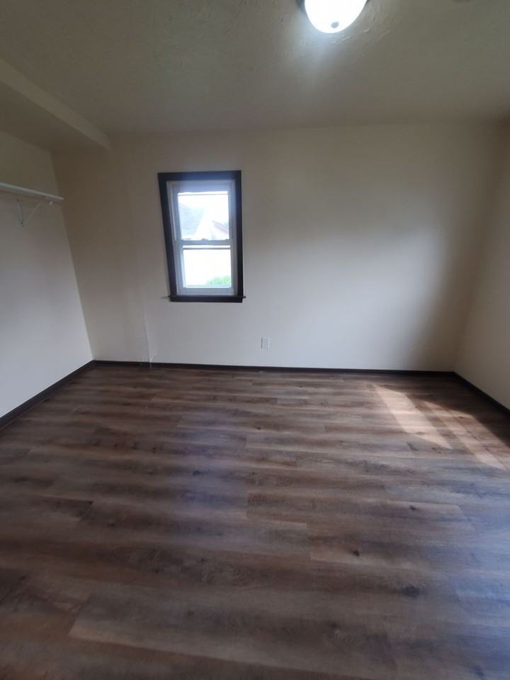 4407 N 62nd St - Photo 4 of 13