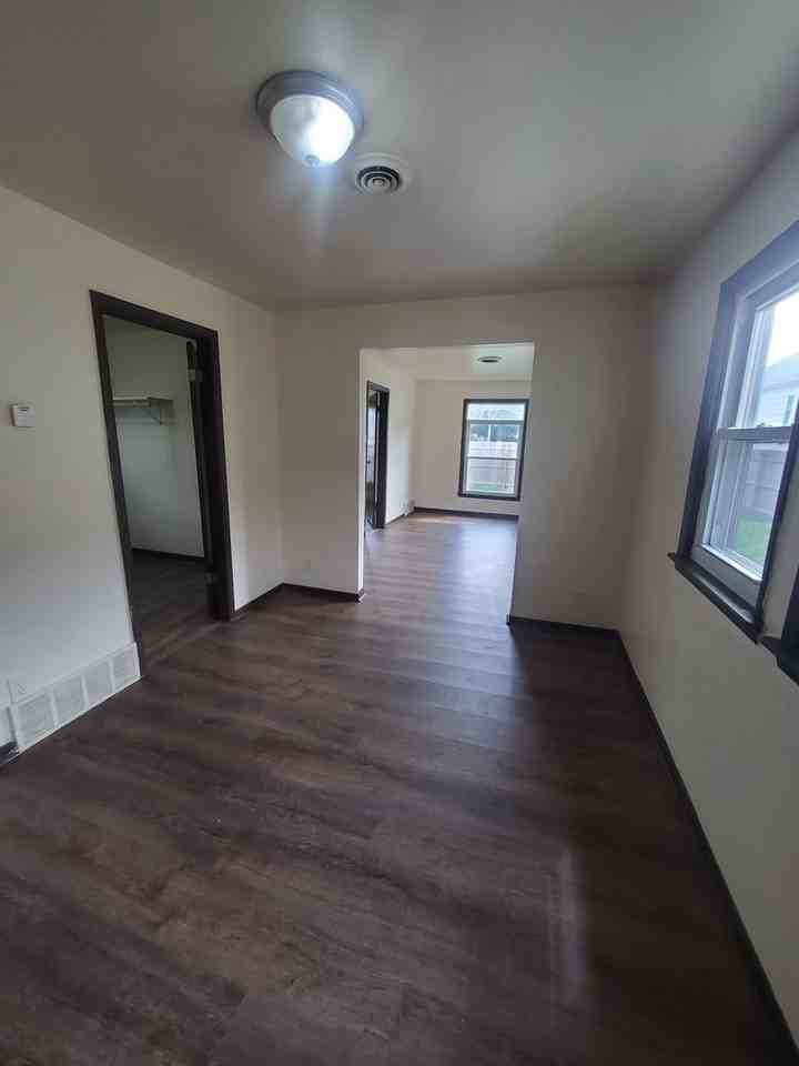 4407 N 62nd St - Photo 5 of 13