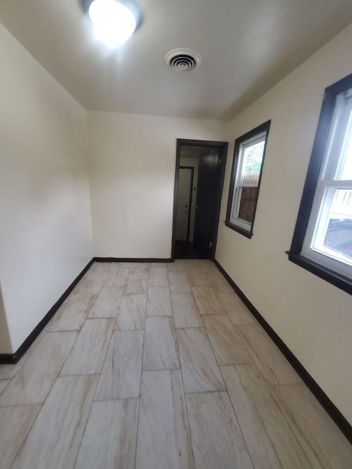4407 N 62nd St - Photo 6 of 13