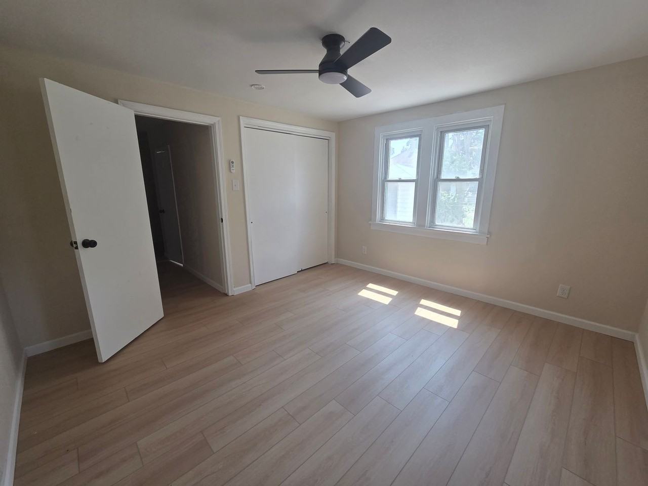 6841 W Fond Du Lac Ave - Photo 4 of 21
