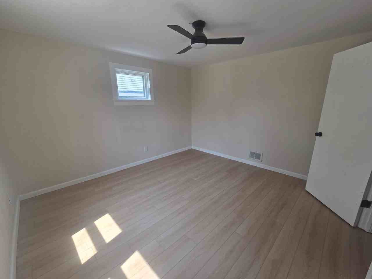 6841 W Fond Du Lac Ave - Photo 5 of 21
