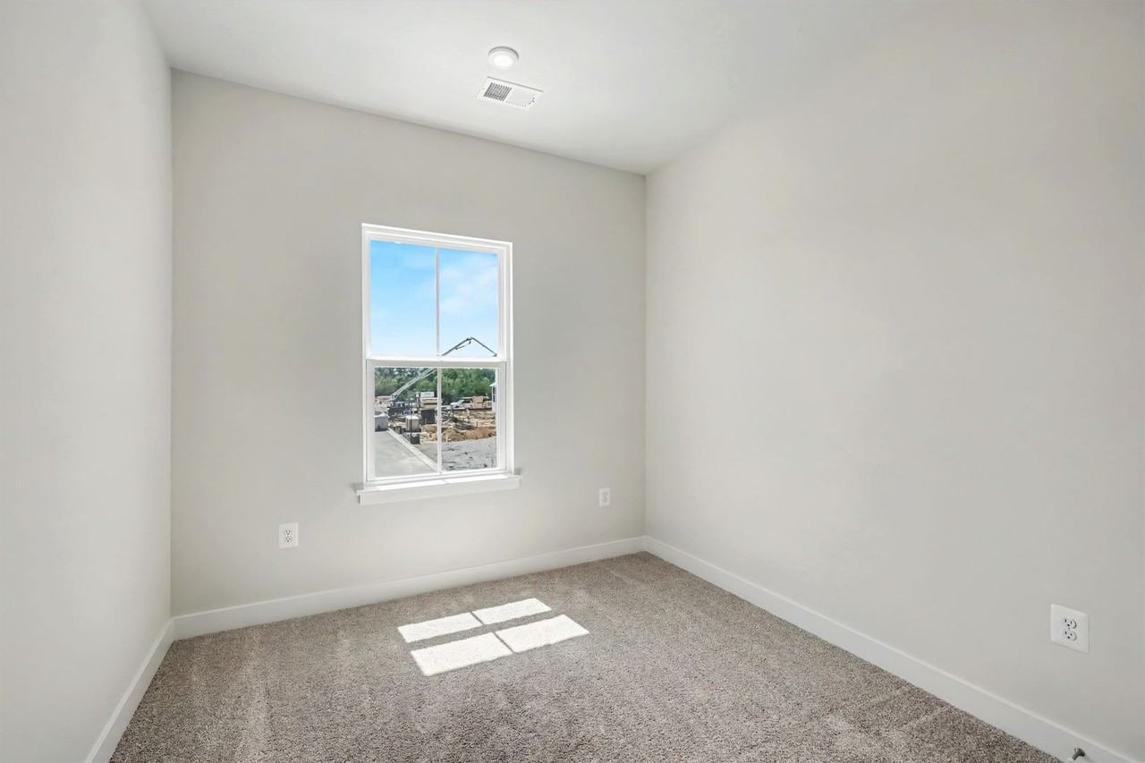 9177 Edenderry Dr - Photo 3 of 32