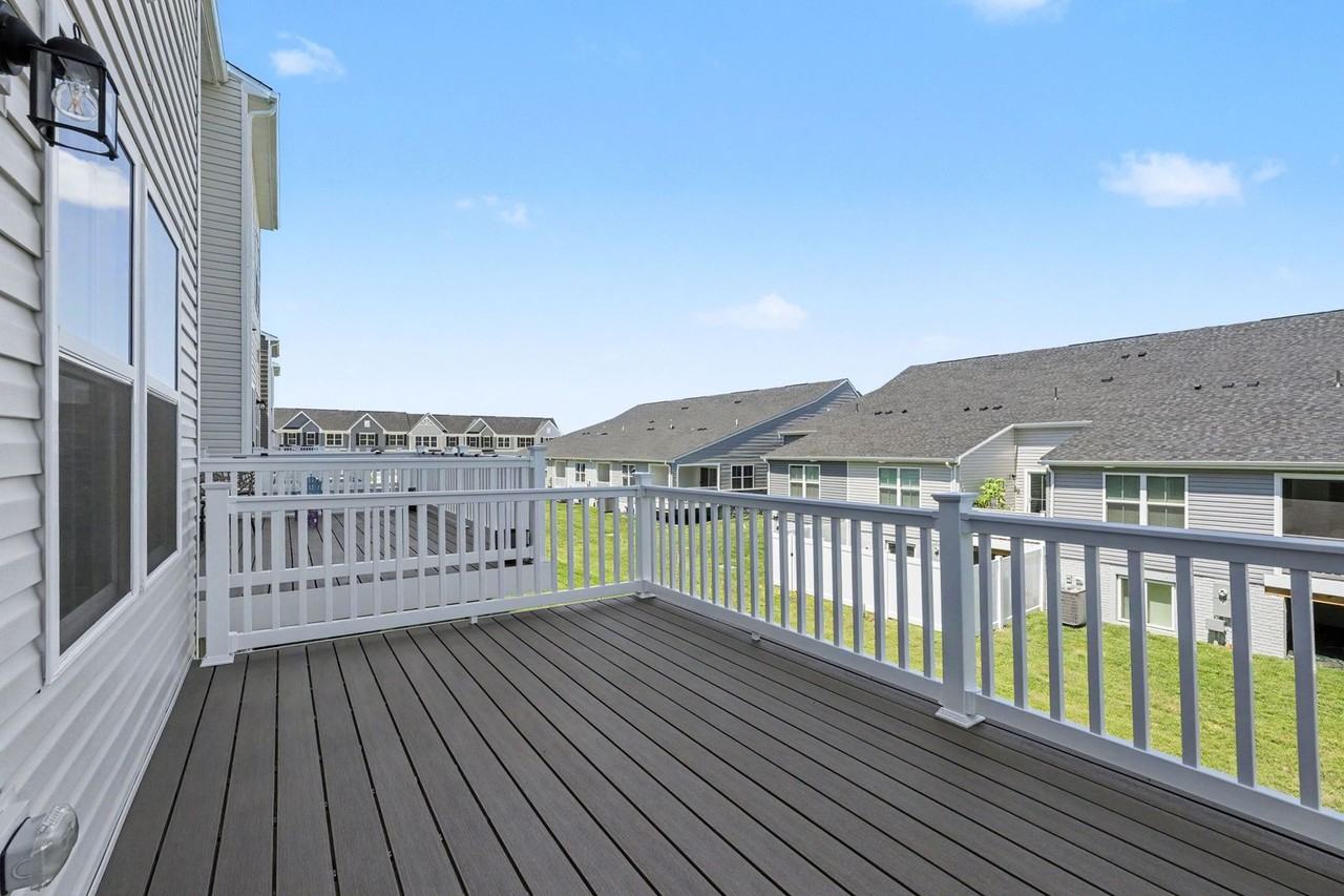 9177 Edenderry Dr - Photo 5 of 32