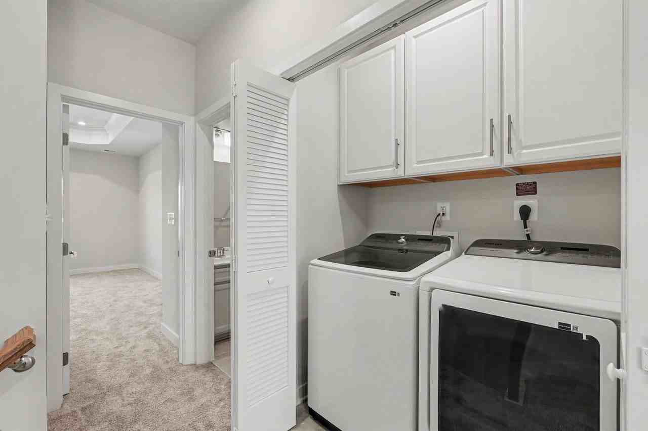 9177 Edenderry Dr - Photo 7 of 32