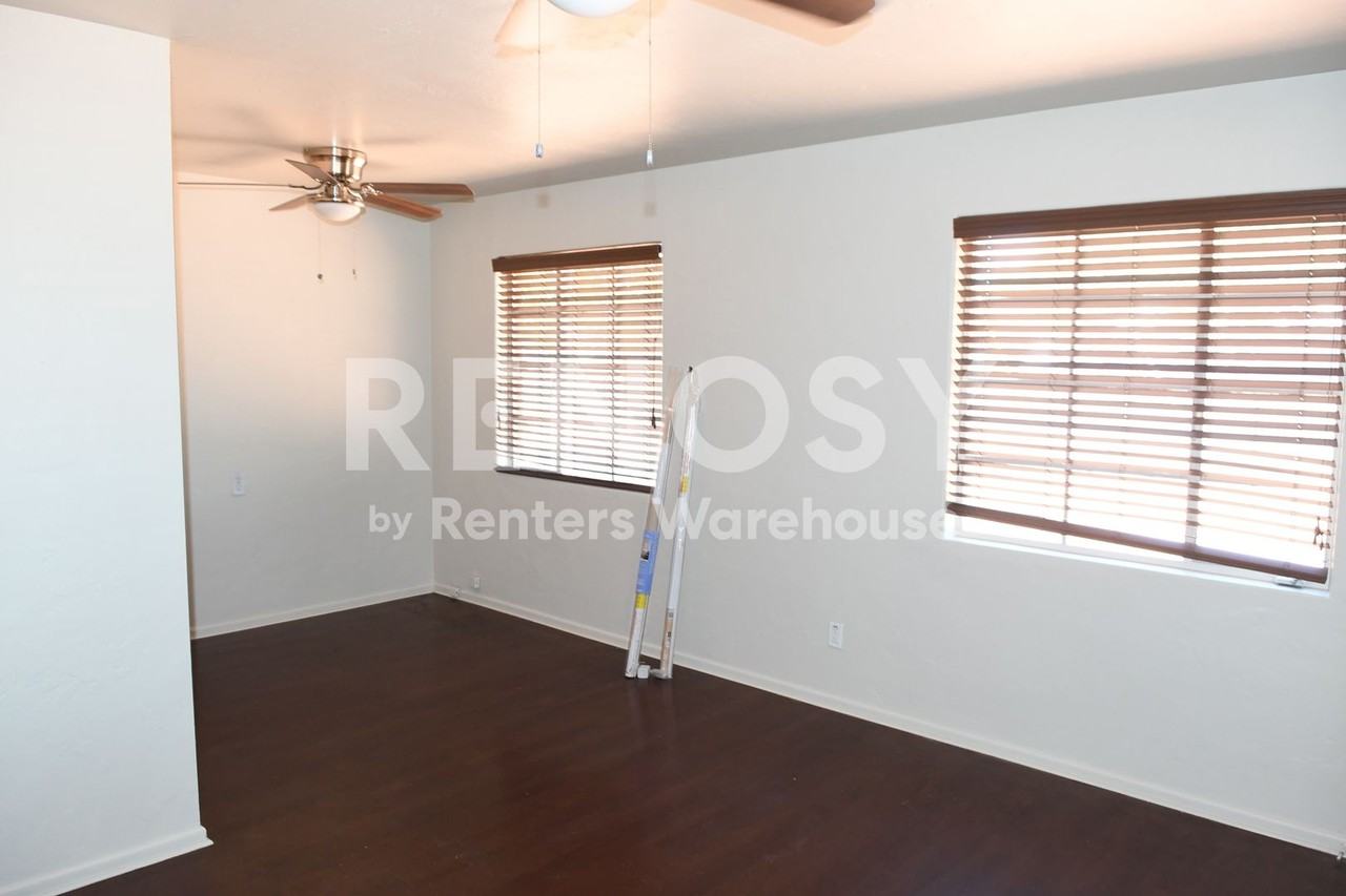 2145 E Osborn Rd - Photo 6 of 11