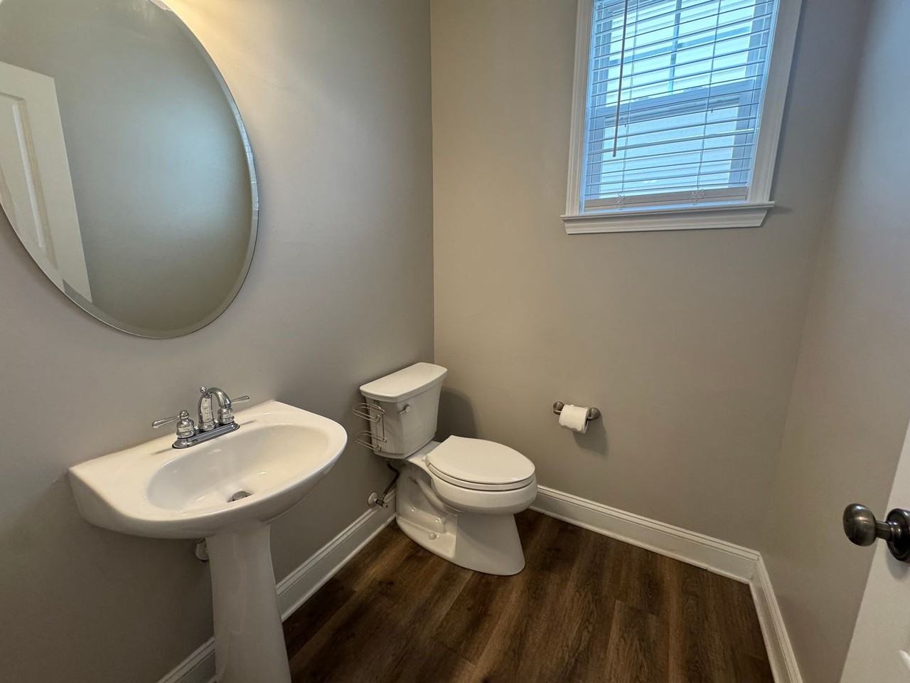 9734 Cadman Ct - Photo 5 of 16