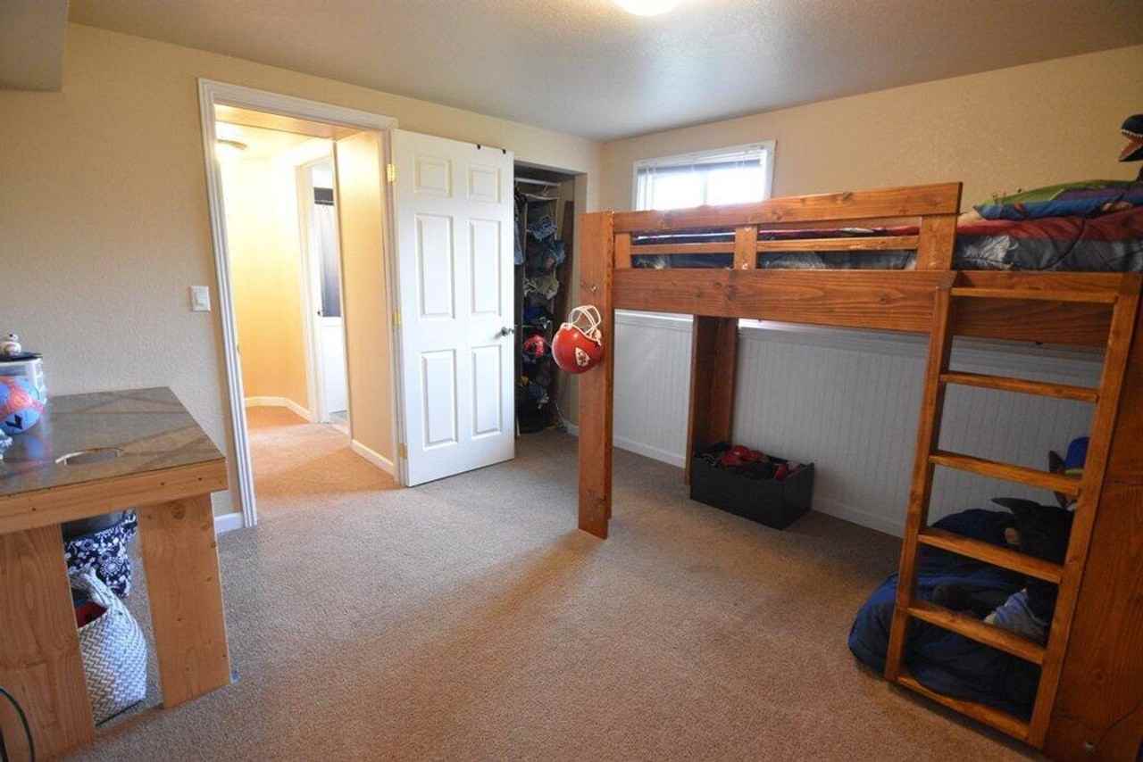 222 Ridgeway Dr - Photo 5 of 29