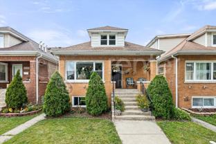 4230 N Oriole Ave - Photo 1 of 1