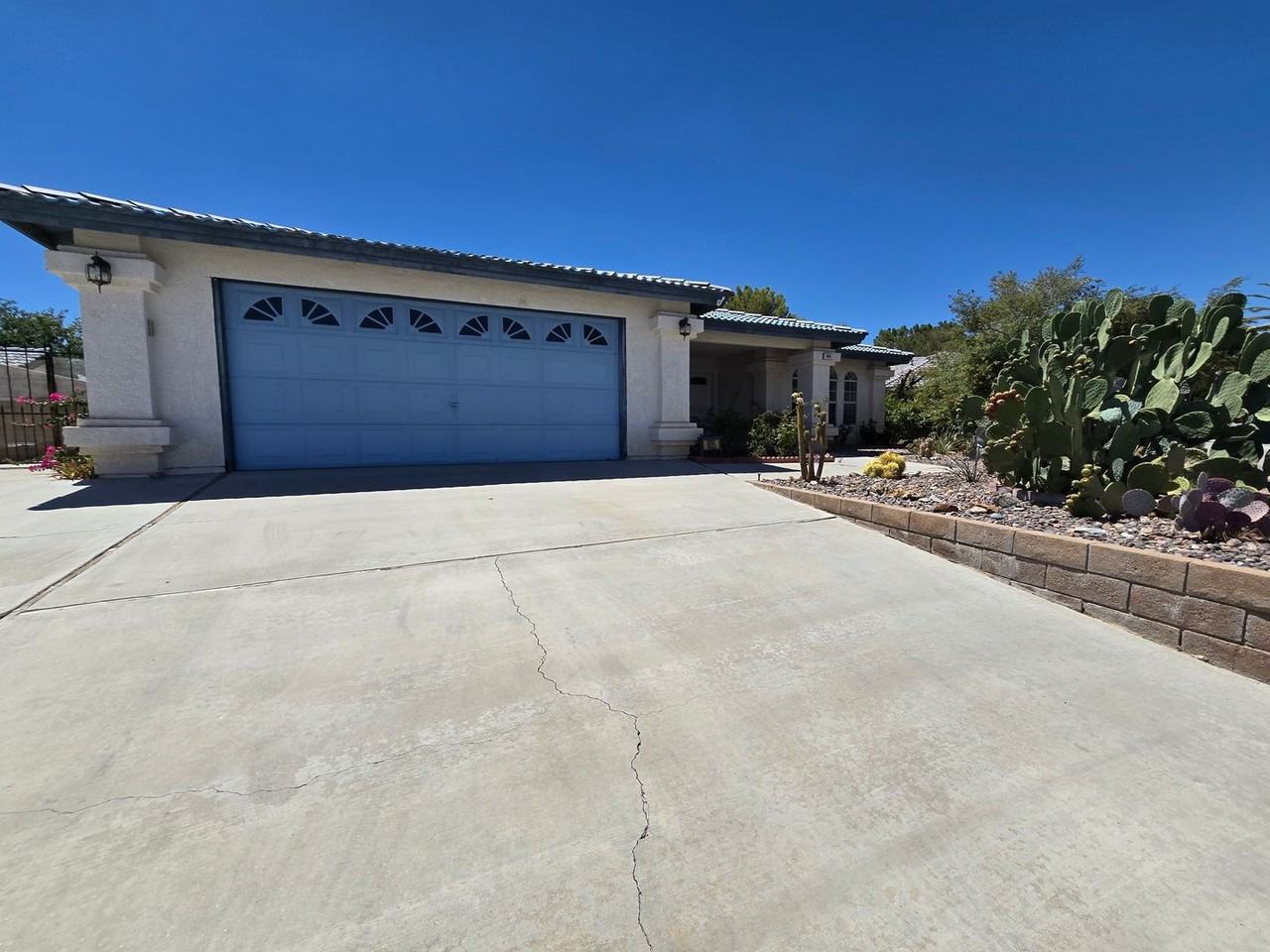 905 Cimarron Ct - Photo 2 of 11