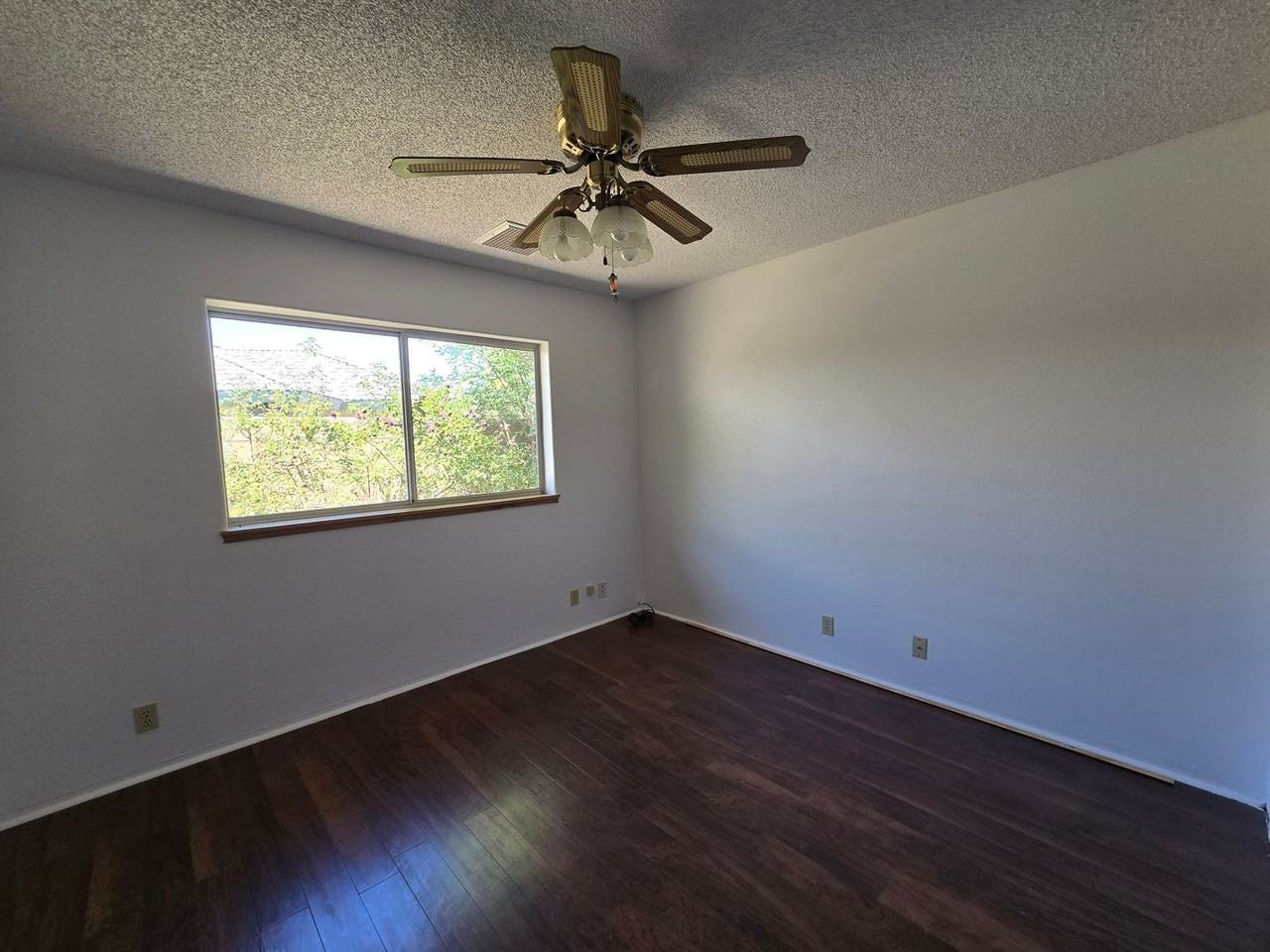 905 Cimarron Ct - Photo 6 of 11