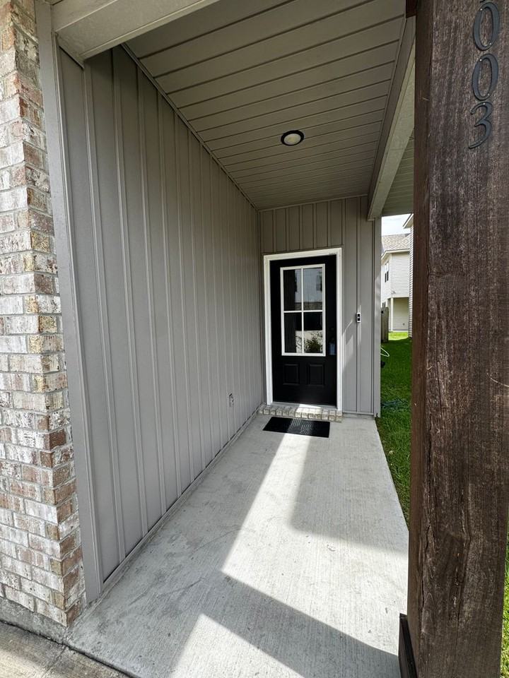 1003 Bengal Crossing Ave - Photo 4 of 32